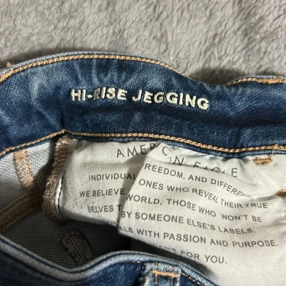 American Eagle Outfitters Women's Blue Jeans - Picture 3 of 6